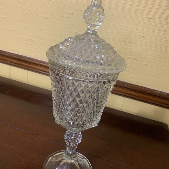 Elegant Crystal Goblet with Lid - Picture 2 of 3